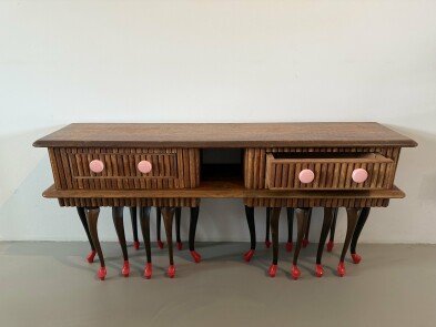 Dressoir op sokken