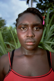Meisje met rood hemdje/T-shirt